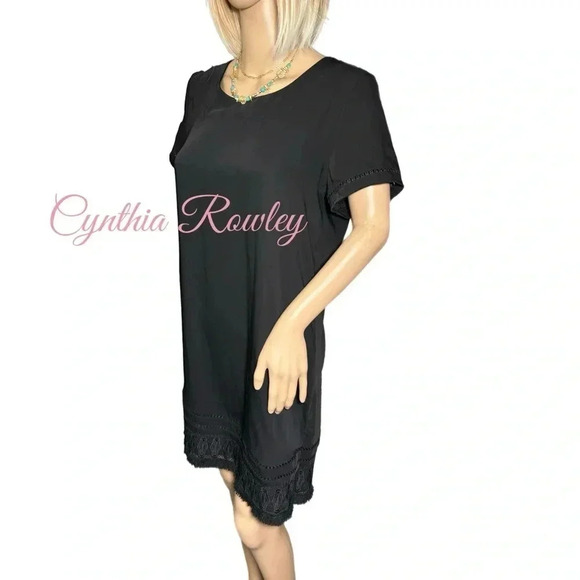 Cynthia Rowley Black Shift Dress Short Sleeve Crochet Hem Gold Zipper Size 8 - Picture 3 of 13